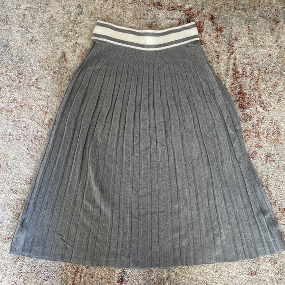 NEW! Lands End Pull On Pleated Midi Sweater Skirt Gray Heather Women’s Size XS - Picture 6 of 6